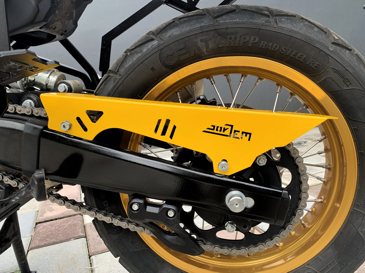 chain guard for re himalayan 450