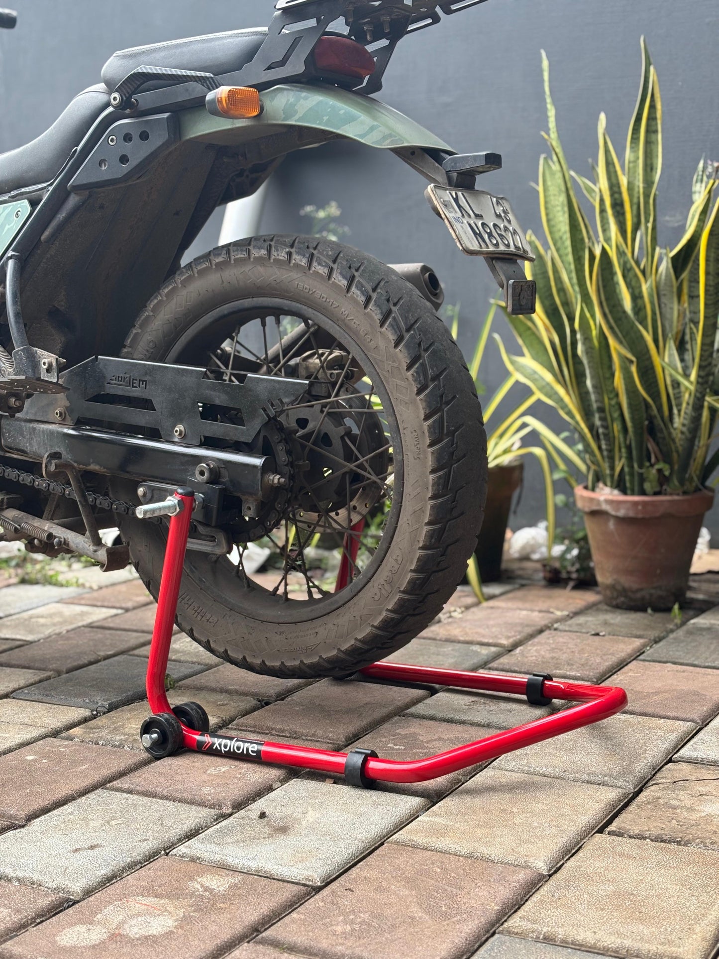 Explore Single Frame High Quality Universal Paddock Stand With Swingarm L Supports For All Bikes Upto 300kg Weight (Lifetime Spare Parts Replacement Availability & 5 Years Frame Warranty